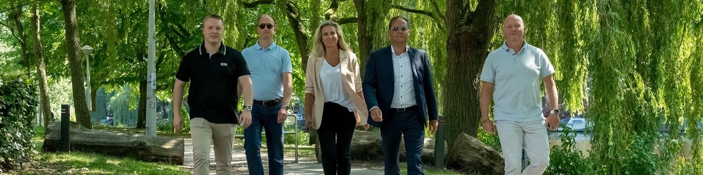 11 Makelaars I Baerz & Co Waterland - Amsterdam