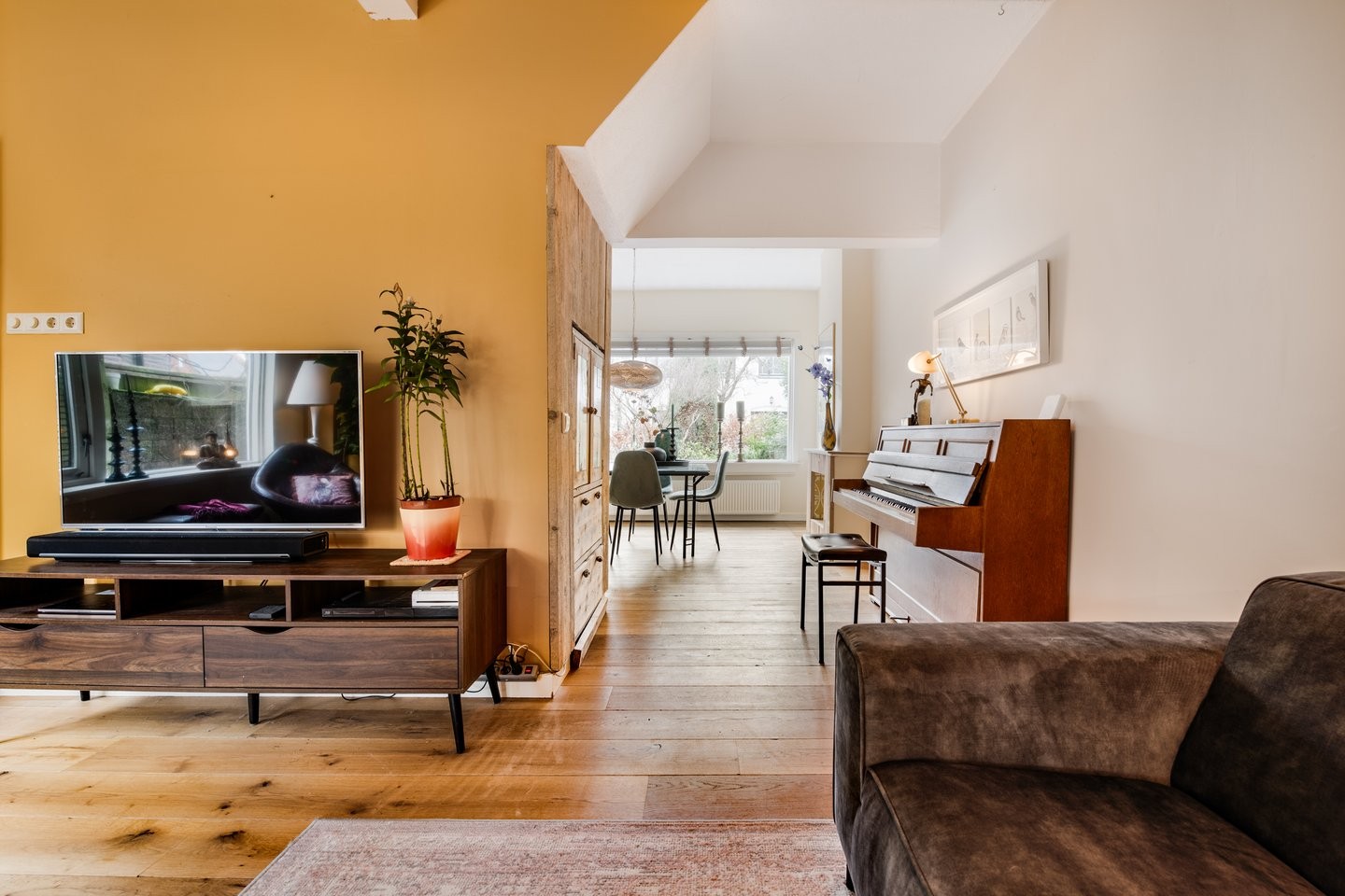 Hoekwoning te koop: Kastanjelaan 48, Zwanenburg