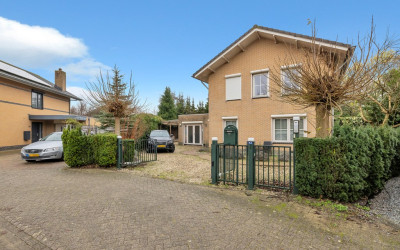 Maandenweg 25