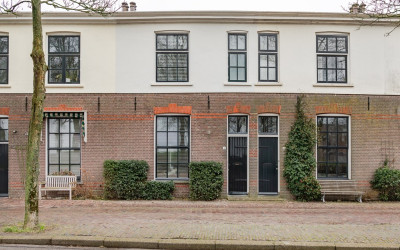 West 8