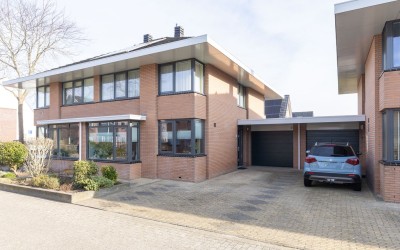 Van Goghhof 53
