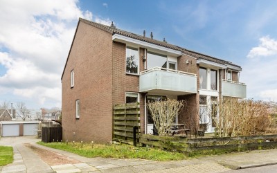 Van Renesse. 9