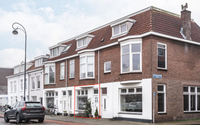 Lange Heren. 84
