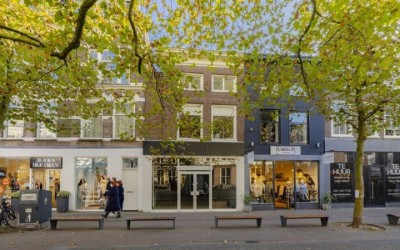 Grote Houts. 147
