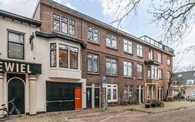 Paardenmarkt 77