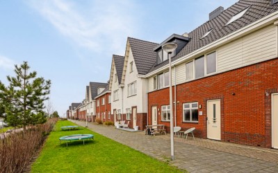 Ad van der. 36