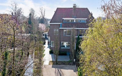 van Bergen. 33