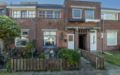 Onder de Bo. 79