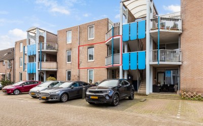 van den Bos. 23