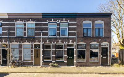Jan van der. 27