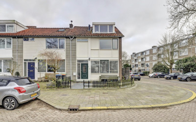Van den Broekstraat 11