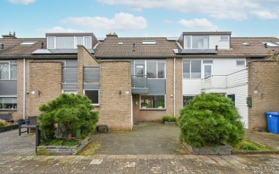 Dirk van de. 97