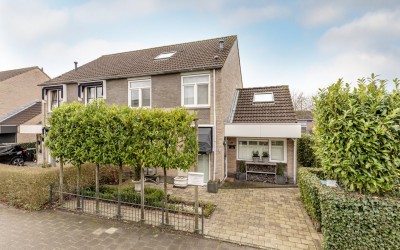 Dorpsstraat 24
