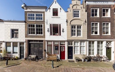 Hoge Nieuws. 13