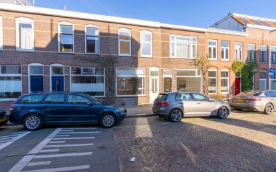 Van Lenneps. 85