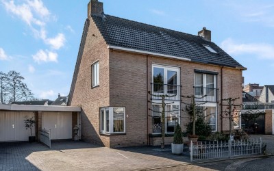 De Eendracht 8