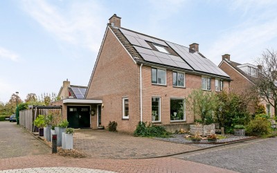 Waag 27