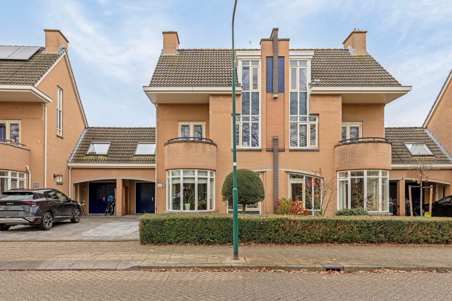 Tussenwoning te koop: Heemraadserf 46, Houten
