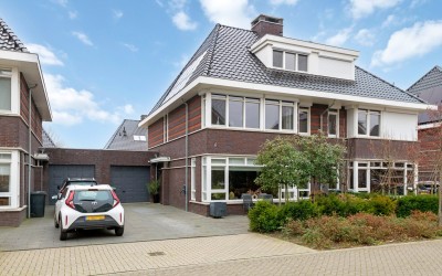 Grote Vuurv. 9