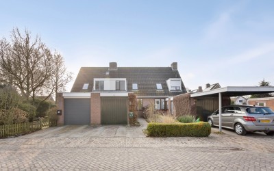 Mr. R.J. van Beekhoffstraat 27