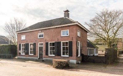 Dorpsstraat 9