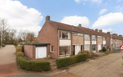 Oranjestraat 28