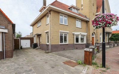 Hoofdweg 28