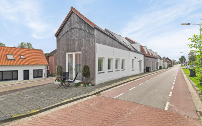Dorpsplein 19