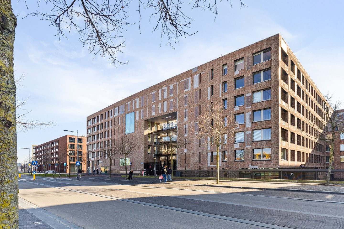 Appartement te koop: Anna van Lotharingentoren 36, Breda