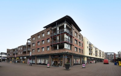 Hof van den. 100