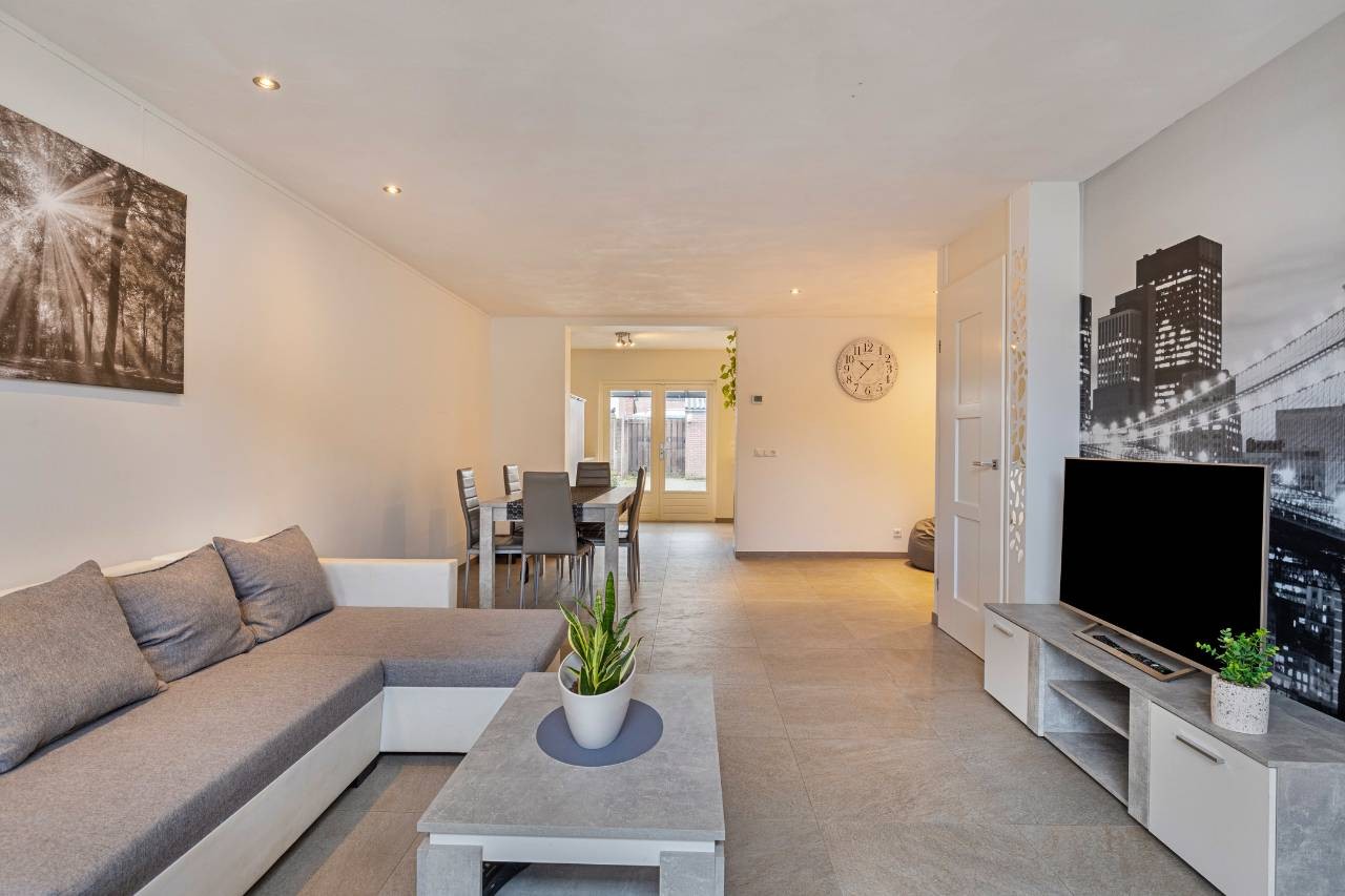 Tussenwoning te koop: Scarlattistraat 78, Tilburg