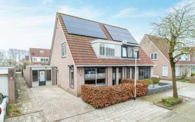 Henriëtte Roland Holststraat 8