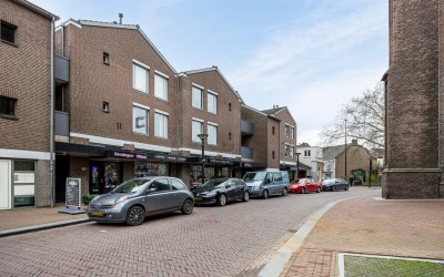 Kerkstraat 84