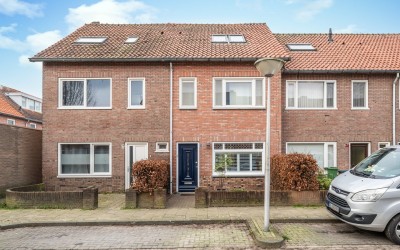 Steenbergen. 28