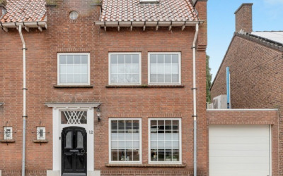 Burgemeeste. 12