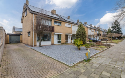 Glazenapstraat 25