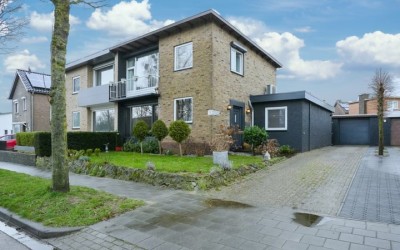Mevrouw van. 13