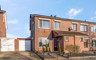 Van Rooijen. 32