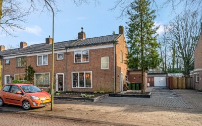 Anna van Burenlaan 15