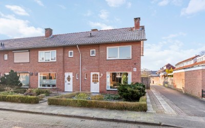 Meeuwenstra. 10