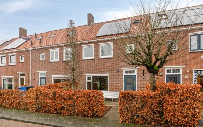 Adriaan Pau. 4