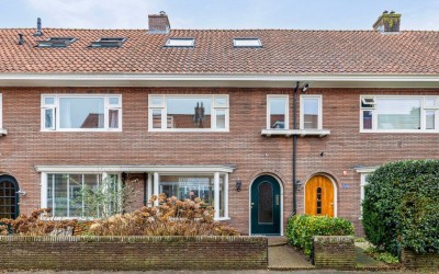 De Genestet. 60