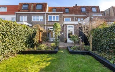 De Ruyterstraat 84