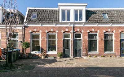 1e Woudstra. 25