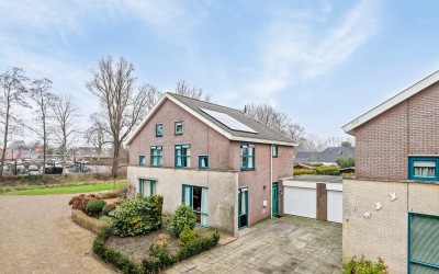 Simon Carmiggeltlaan 2
